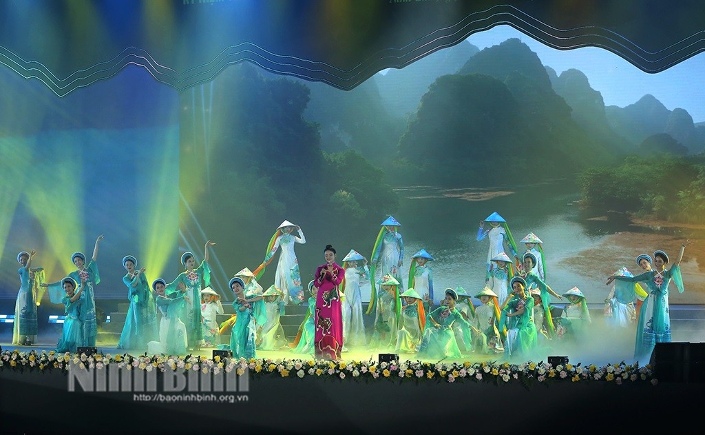 Tỉnh Ninh Bình kỷ niệm 10 năm Quần thể Danh thắng Tràng An được UNESCO ghi danh là di sản văn hóa và thiên nhiên thế giới Tỉnh Ninh Bình kỷ niệm 10 năm Quần thể Danh thắng Tràng An được UNESCO ghi danh là di sản văn hóa và thiên nhiên thế giới