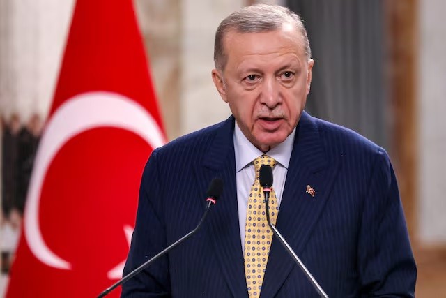 Tổng thống Thổ Nhĩ Kỳ Recep Tayyip Erdogan phát biểu tại cuộc họp báo ở Baghdad, Iraq, ngày 22/4/2024. (Nguồn: Reuters) Tổng thống Thổ Nhĩ Kỳ Recep Tayyip Erdogan phát biểu tại cuộc họp báo ở Baghdad, Iraq, ngày 22/4/2024. (Nguồn: Reuters)