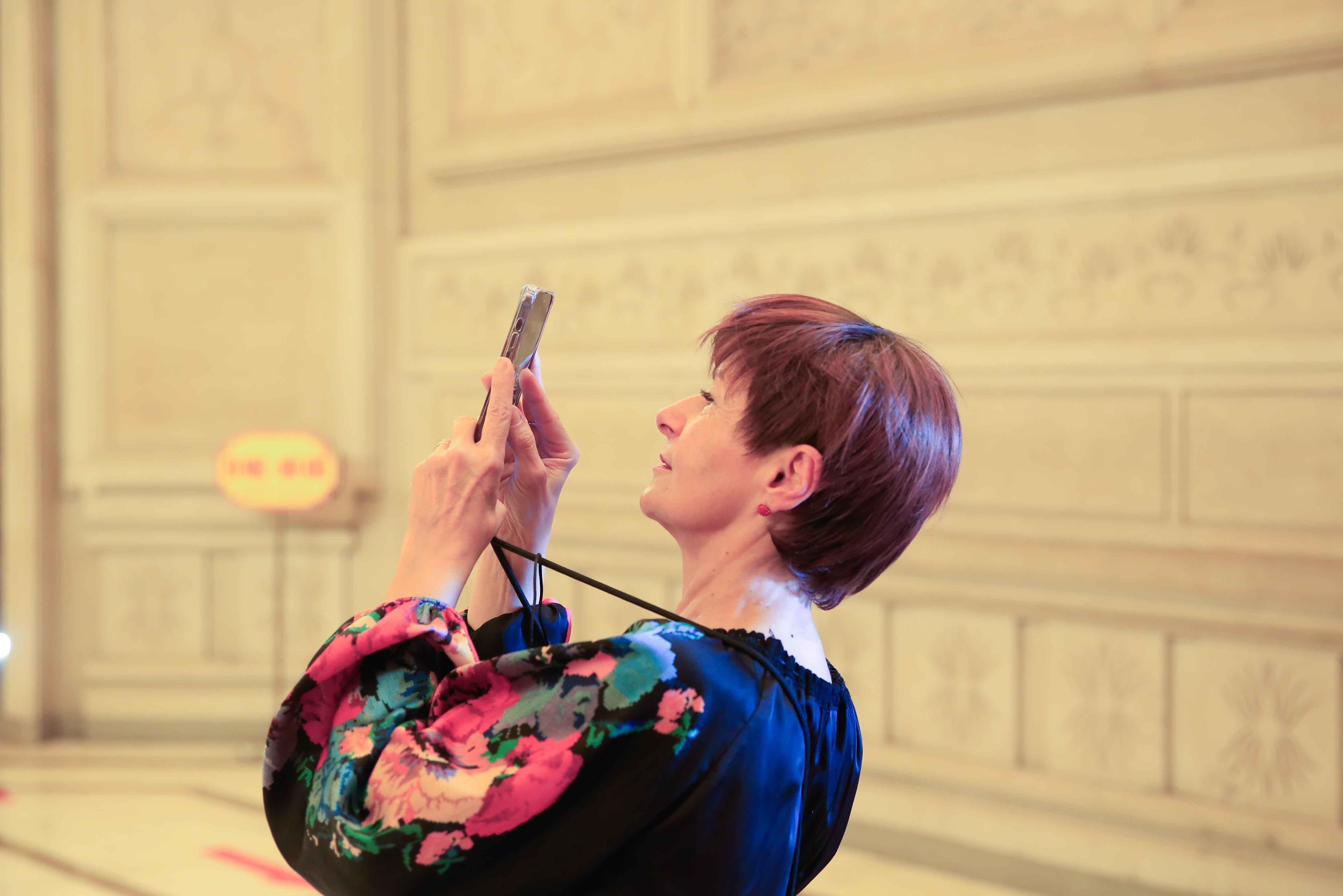 Một ngày hoạt động đầy năng lượng của Chủ tịch Đại hội đồng Unesco tại Ninh Bình