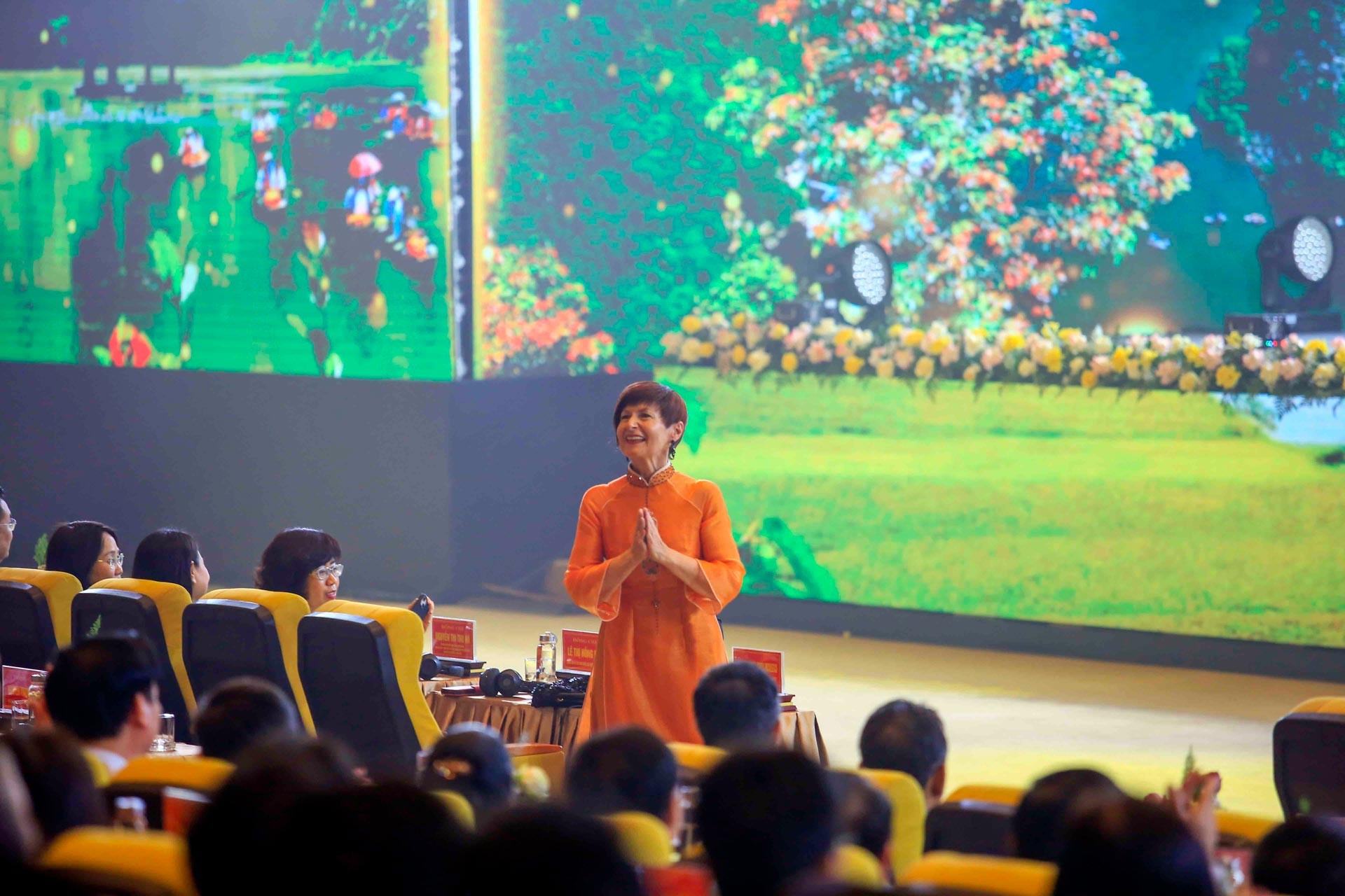 Một ngày hoạt động đầy năng lượng của Chủ tịch Đại hội đồng Unesco tại Ninh Bình