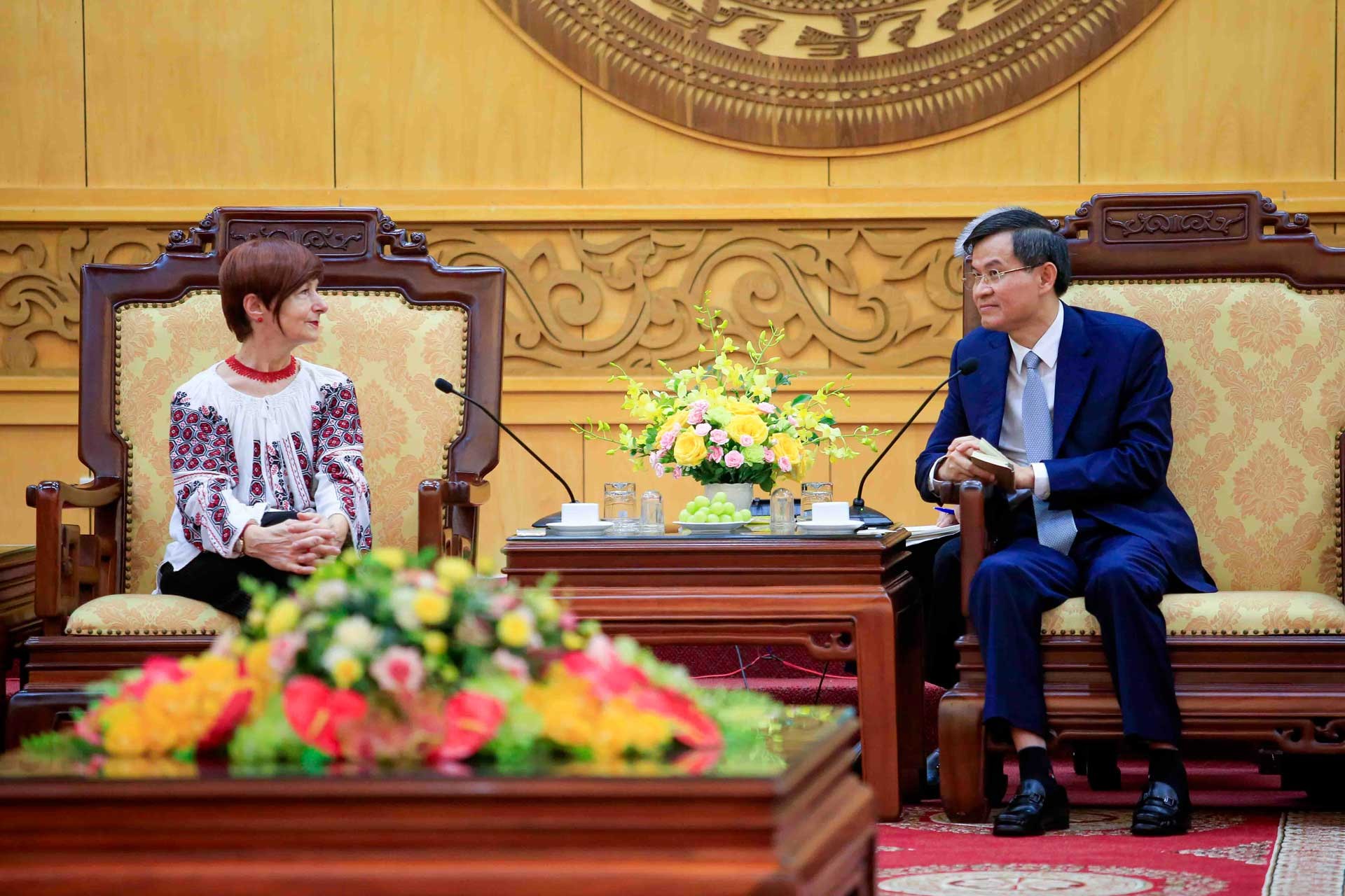 Một ngày hoạt động đầy năng lượng của Chủ tịch Đại hội đồng Unesco tại Ninh Bình