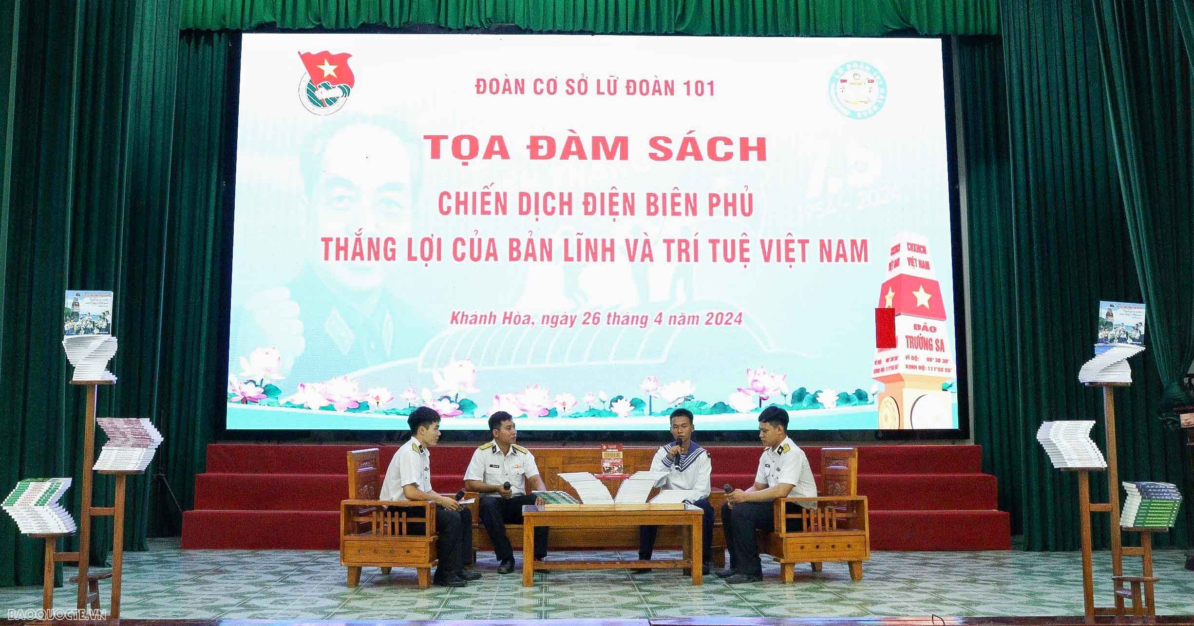 Cùng chiến sĩ Hải quân hướng đến kỷ niệm 70 năm chiến thắng Điện Biên Phủ Cùng chiến sĩ Hải quân hướng đến kỷ niệm 70 năm chiến thắng Điện Biên Phủ