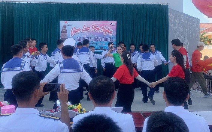 Hành trình về Trường Sa những ngày tháng Tư lịch sử Hành trình về Trường Sa những ngày tháng Tư lịch sử