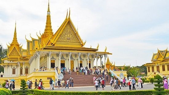 Nắng nóng 43 độ, Campuchia kêu gọi người dân tránh ra ngoài