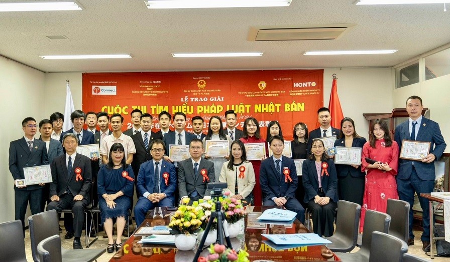 Gần 1.600 người Việt cùng thi tìm hiểu pháp luật Nhật Bản Gần 1.600 người Việt cùng thi tìm hiểu pháp luật Nhật Bản
