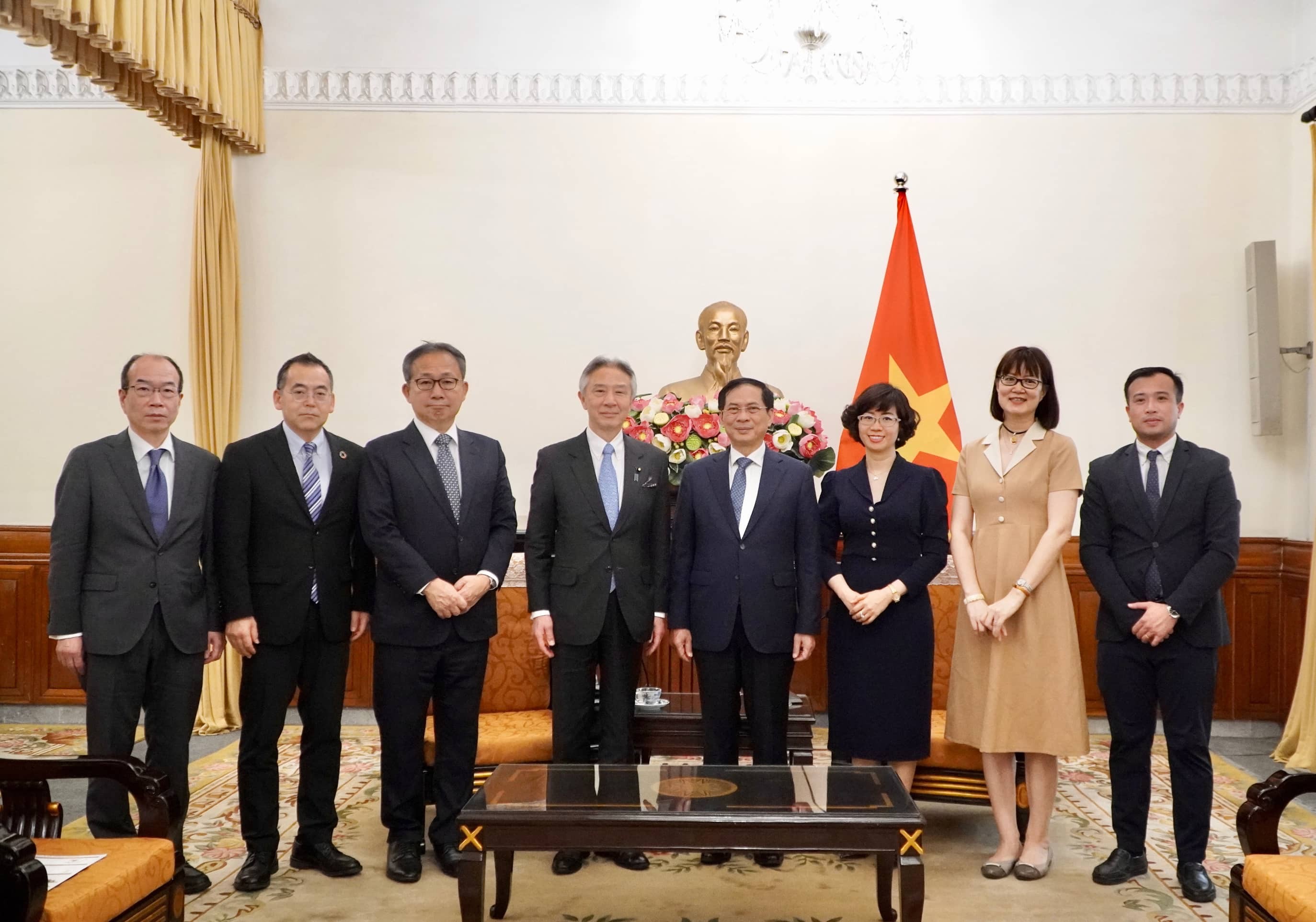 Thúc đẩy hơn nữa hợp tác văn hóa, giáo dục, khoa học công nghệ trong tổng thể quan hệ Việt Nam - Nhật Bản Thúc đẩy hơn nữa hợp tác văn hóa, giáo dục, khoa học công nghệ trong tổng thể quan hệ Việt Nam - Nhật Bản