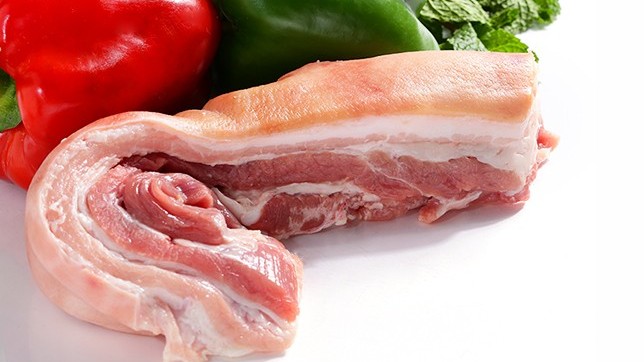 Giá heo hơi hôm nay 30/4: Biên độ dao động không lớn; giá tăng khiến doanh nghiệp chế biến thịt lo lắng