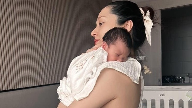 Bảo Anh khoe ảnh con gái, bày tỏ 'ở đây có rất nhiều tình yêu thương'