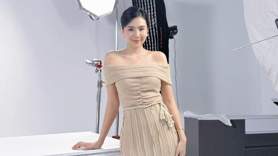 Sao Việt: MC Mai Ngọc khoe eo thon, dáng chuẩn; hoa hậu Ngọc Hân 'đội nắng'; Đỗ Thị Hà đi du lịch Thái Lan