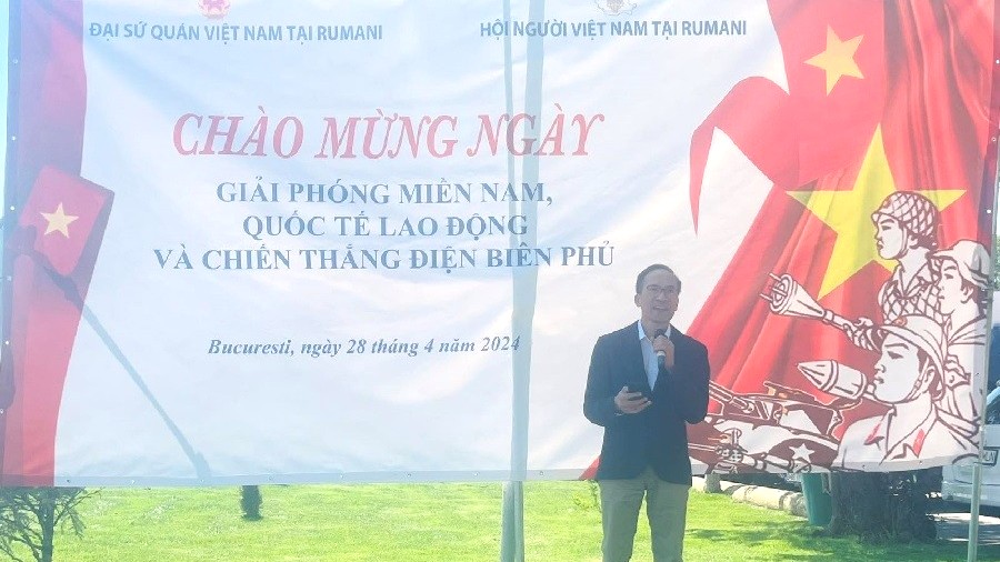 Cộng đồng người Việt tại Romania hòa chung không khí kỷ niệm những ngày lễ lớn