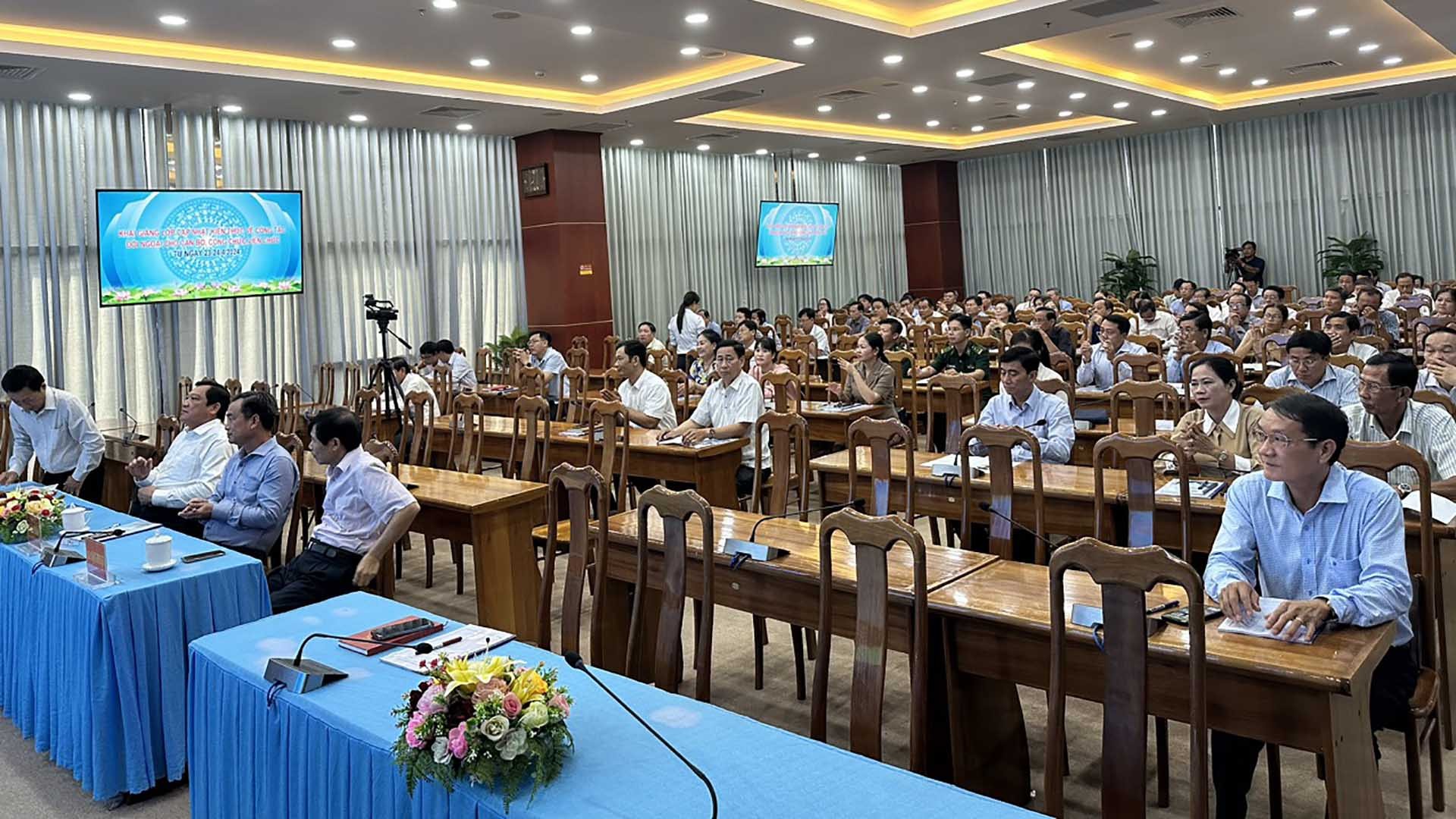 Toàn cảnh khóa bồi dưỡng. Toàn cảnh khóa bồi dưỡng.