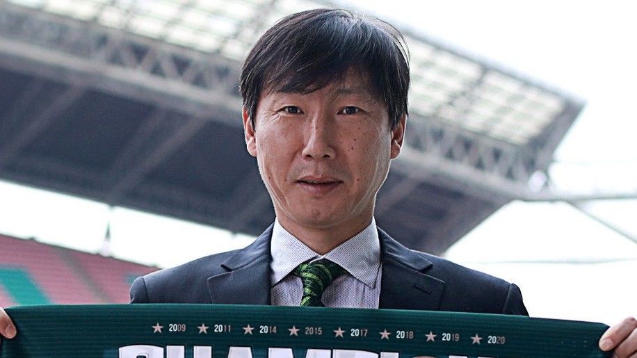 Tuyển chọn HLV đội tuyển Việt Nam: Những ưu thế đặc biệt của HLV Kim Sang Sik