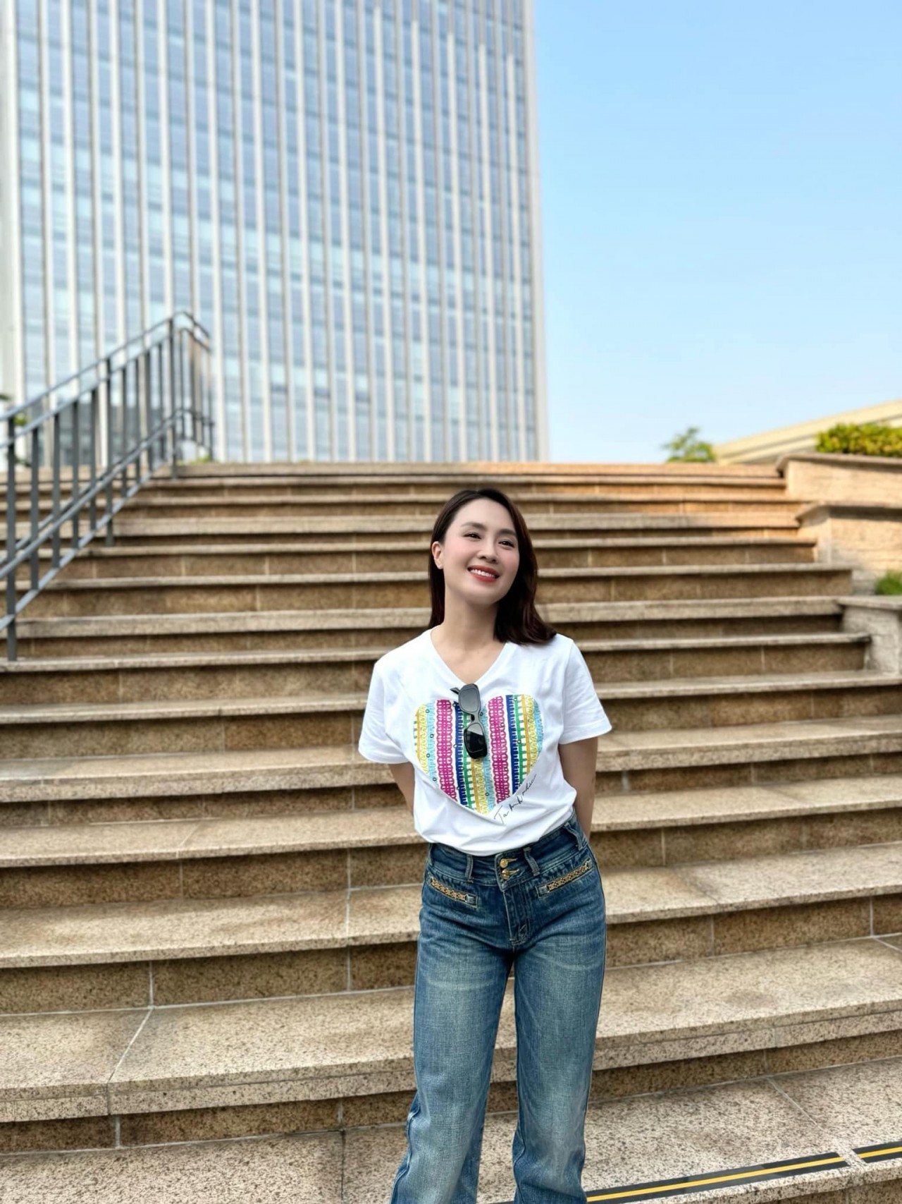 Phong cách trẻ trung của diễn viên Hồng Diễm