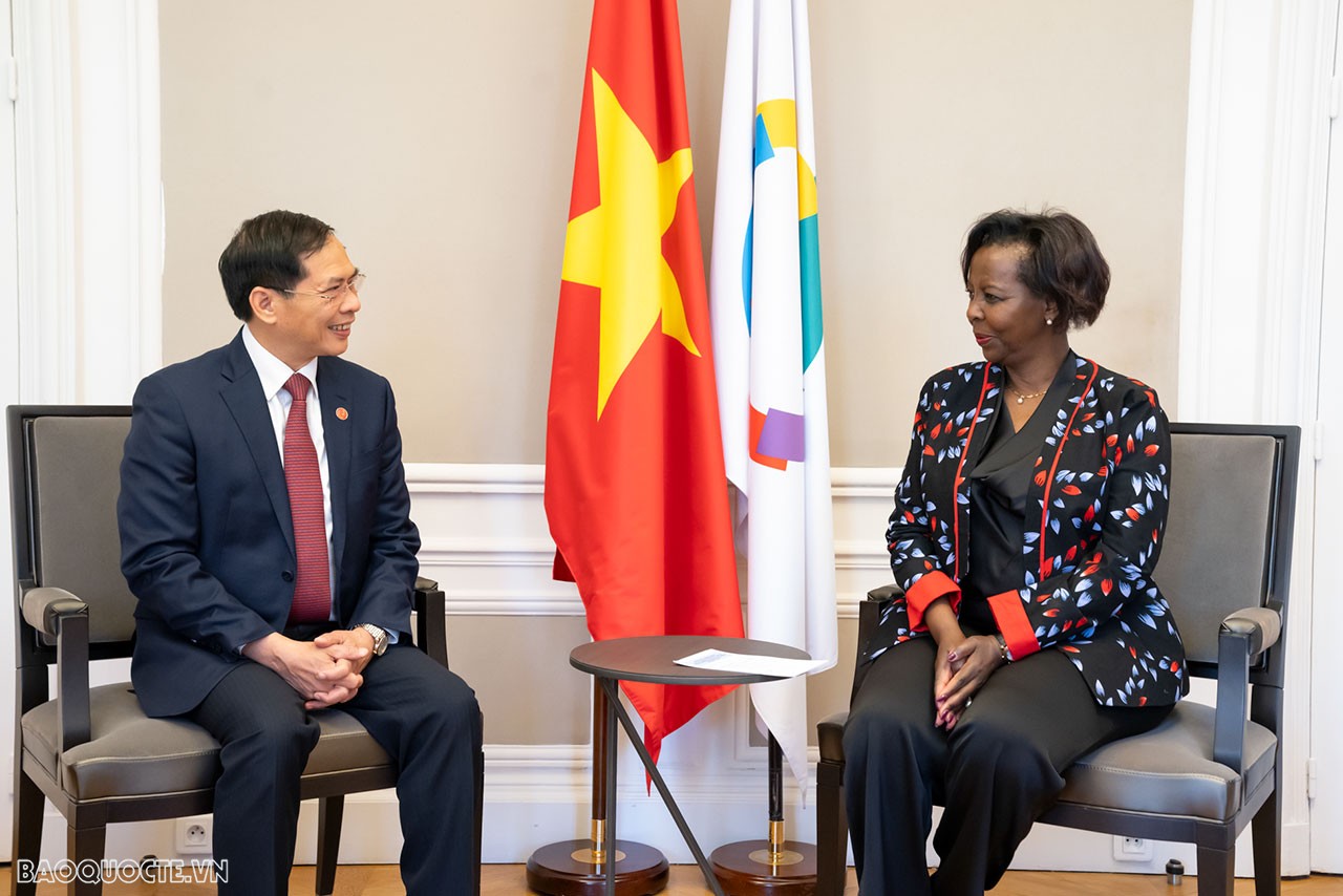 Bộ trưởng Ngoại giao Bùi Thanh Sơn thăm trụ sở OIF và gặp Tổng thư ký Louise Mushikiwabo