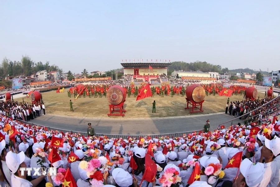 Toàn cảnh buổi tổng duyệt Lễ kỷ niệm 70 năm Chiến thắng Điện Biên Phủ Toàn cảnh buổi tổng duyệt Lễ kỷ niệm 70 năm Chiến thắng Điện Biên Phủ