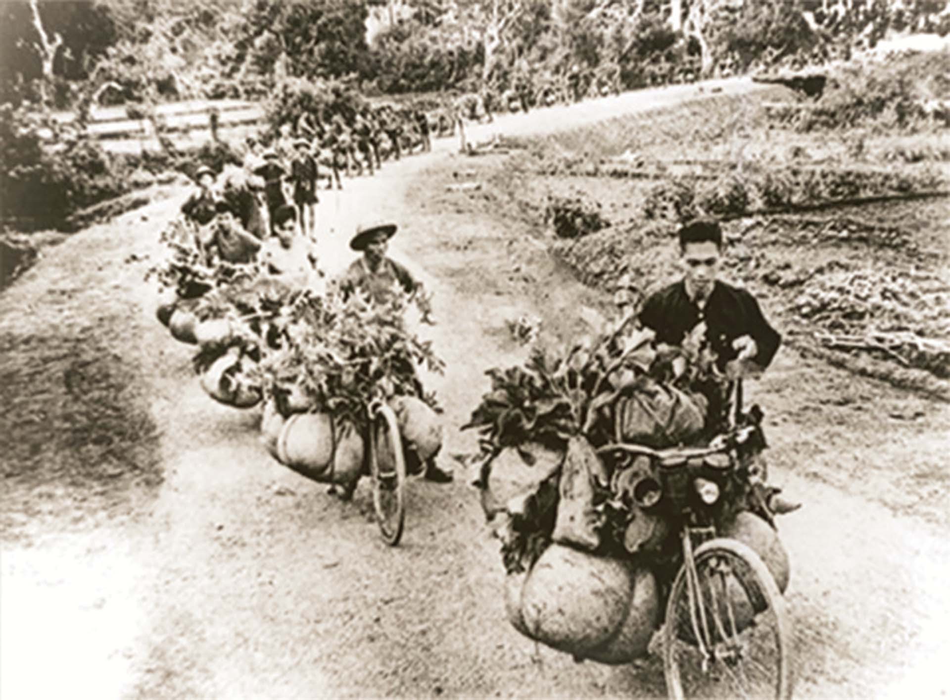 Điện Biên Phủ dưới lăng kính của báo chí quốc tế Điện Biên Phủ dưới lăng kính của báo chí quốc tế