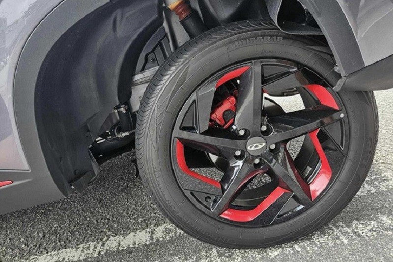 Mối hàn lỗi khiến trục sau của chiếc xe bị hư hỏng khi đang lưu thông. Mối hàn lỗi khiến trục sau của chiếc xe bị hư hỏng khi đang lưu thông.