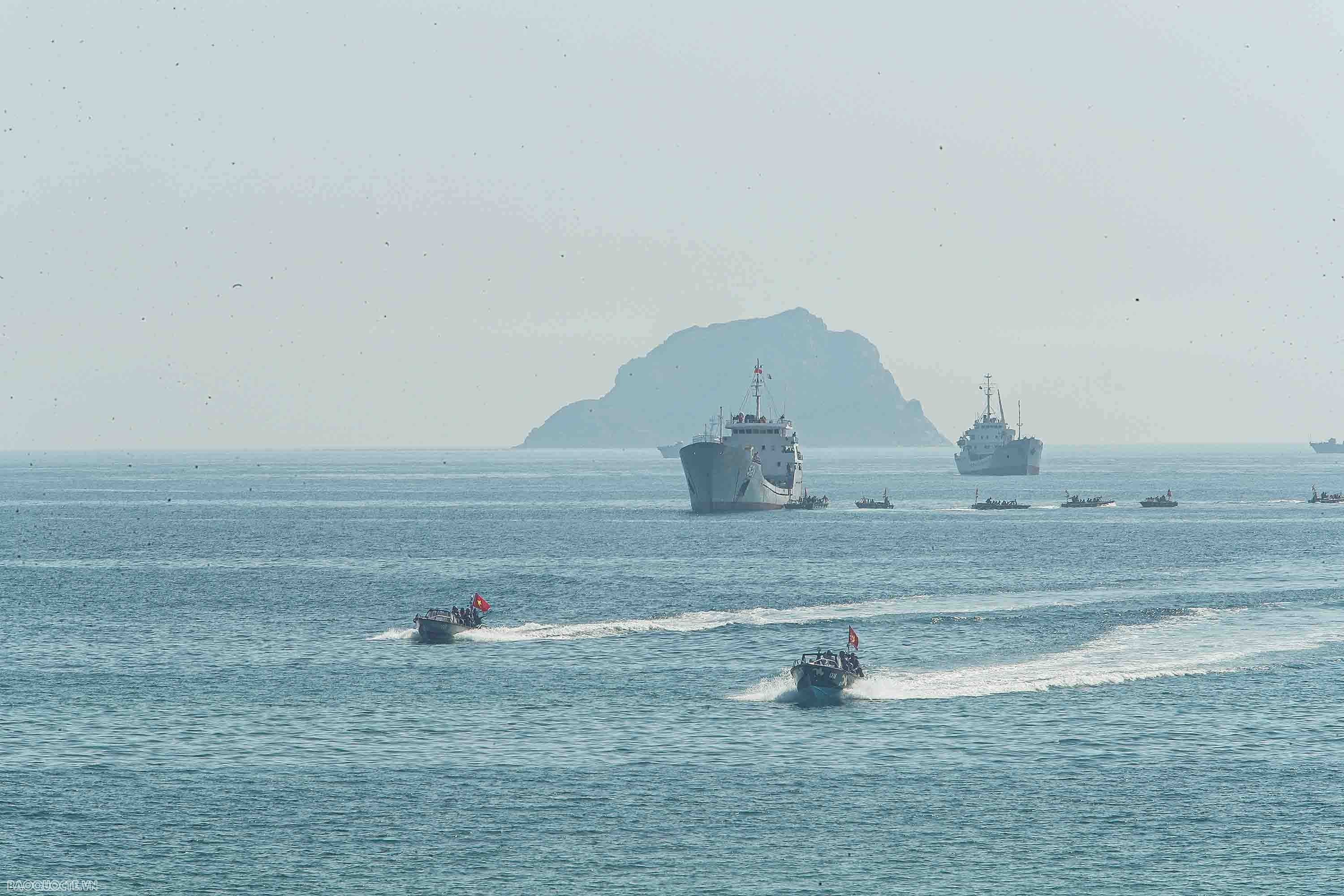 Huấn luyện hiệp đồng đổ độ đường biển ảnh Vũ Hưởng Huấn luyện hiệp đồng đổ độ đường biển ảnh Vũ Hưởng