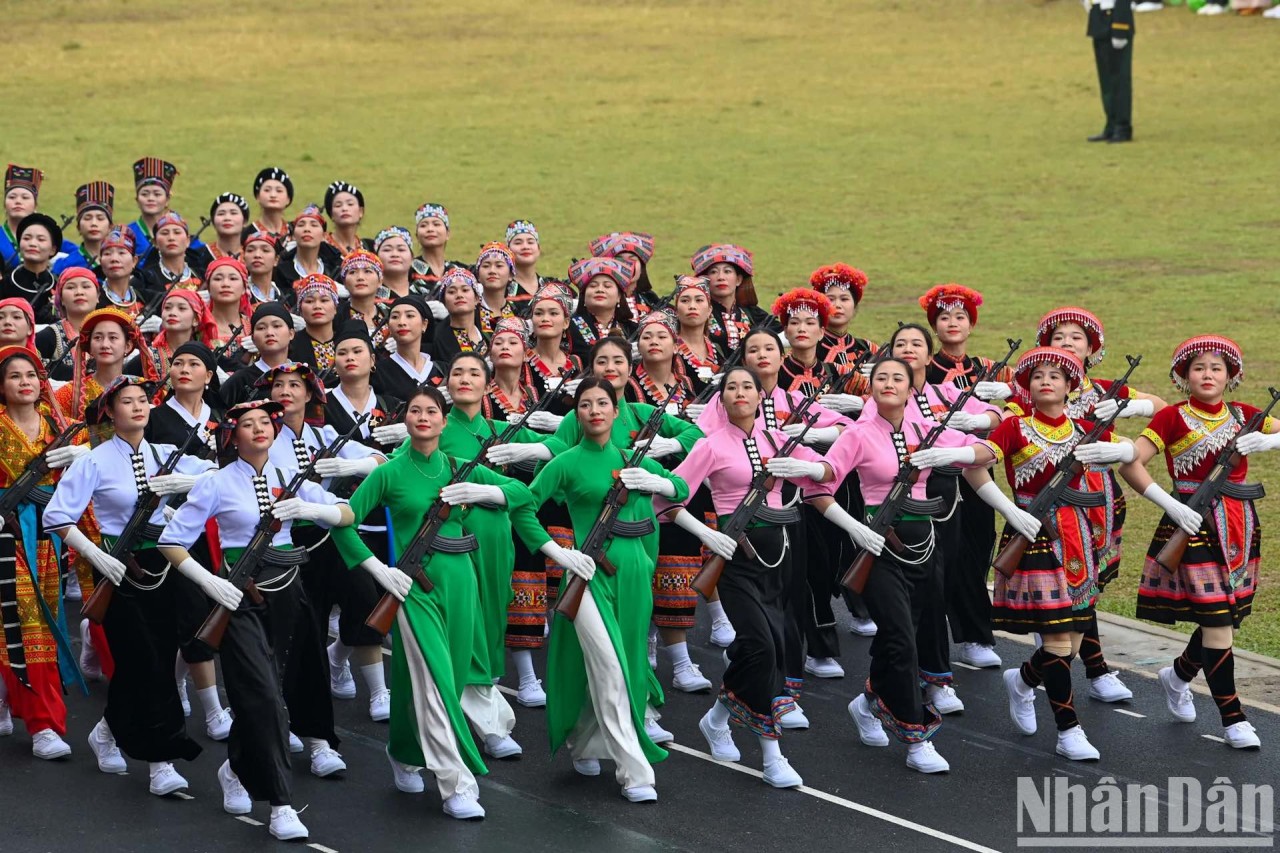 Kỷ niệm 70 năm Chiến thắng Điện Biên Phủ: Cả Điện Biên như sống lại phút giây lịch sử hào hùng Kỷ niệm 70 năm Chiến thắng Điện Biên Phủ: Cả Điện Biên như sống lại phút giây lịch sử hào hùng