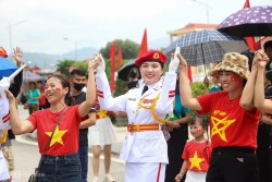 Kỷ niệm 70 năm Chiến thắng Điện Biên Phủ: Cả Điện Biên như sống lại phút giây lịch sử hào hùng