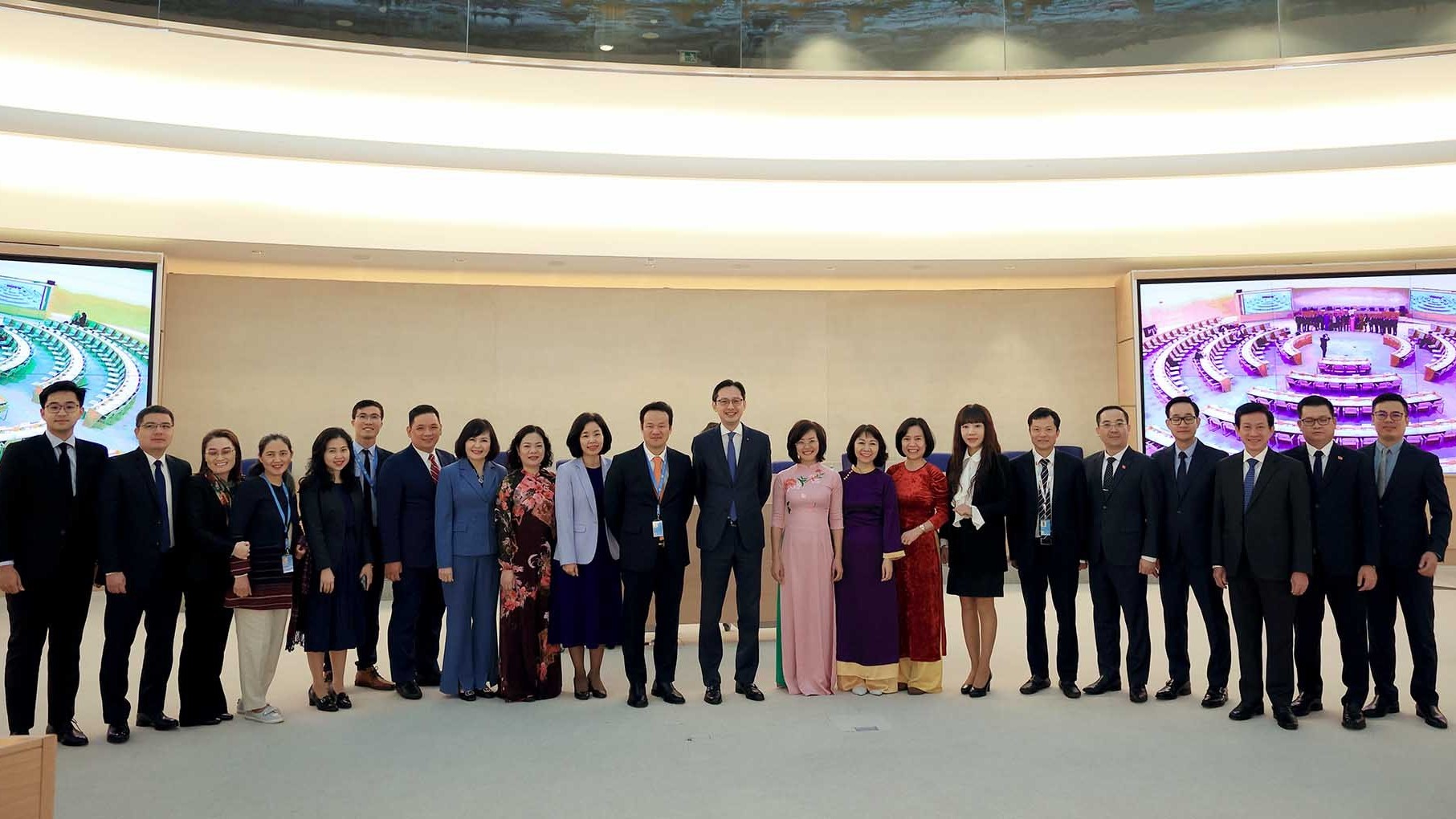 Tự tin tiếp bước hành trình bảo vệ quyền con người