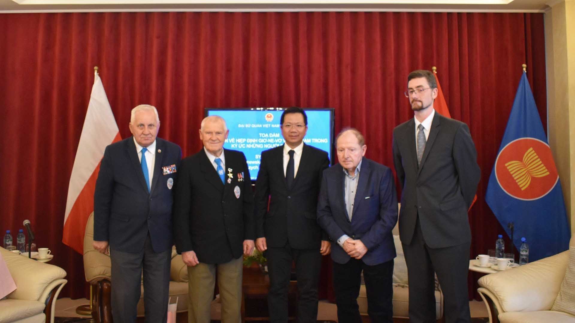 Tọa đàm 'Dấu ấn về Hiệp định Geneva và Việt Nam trong ký ức những người bạn Ba Lan' Tọa đàm 'Dấu ấn về Hiệp định Geneva và Việt Nam trong ký ức những người bạn Ba Lan'