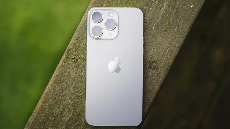 iPhone 15 Pro Max là mẫu smartphone bán chạy nhất thế giới