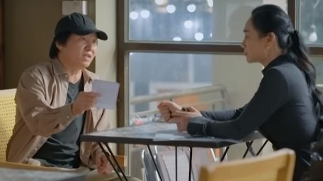 Lỡ hẹn với ngày xanh tập 36: Giang theo dõi mẹ, bà Thu Lê lén đưa cho Kỳ một khoản tiền lớn...