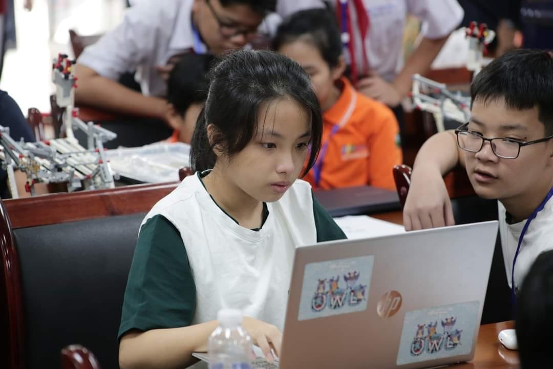 PGS. TS. Chu Cẩm Thơ PGS. TS. Chu Cẩm Thơ