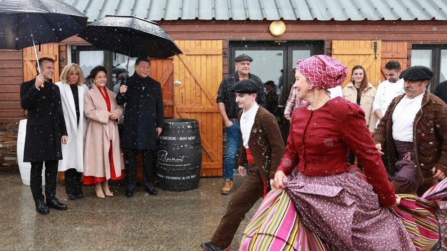 Mời Chủ tịch Trung Quốc về quê ngoại, Tổng thống Pháp thể hiện 'ngoại giao quyến rũ'