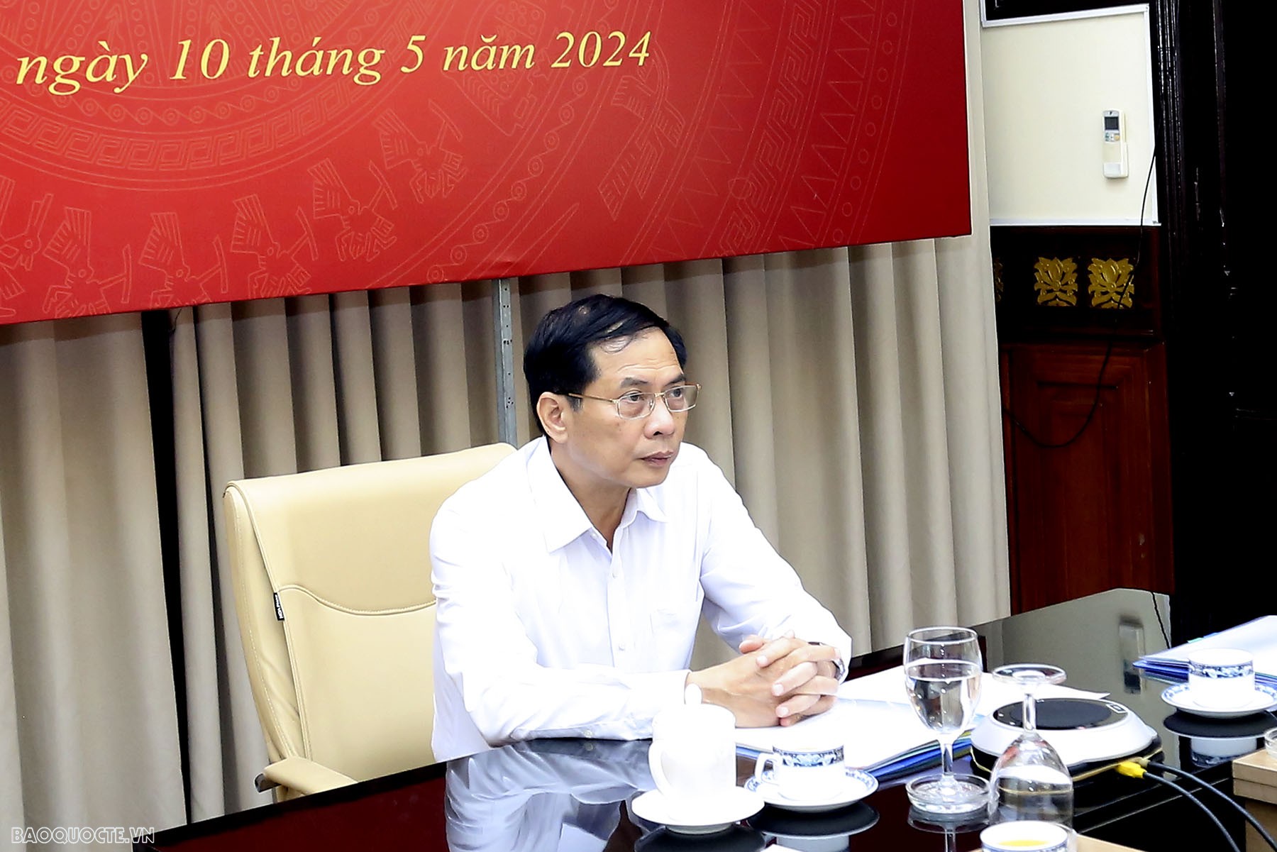 Đổi mới phương thức triển khai thực hiện Nghị quyết số 41 của Bộ Chính trị, phát huy vai trò của doanh nhân Việt Nam thời kỳ mới Bộ Ngoại giao dự Hội nghị quán triệt, triển khai thực hiện Nghị quyết của Bộ Chính trị về xây dựng và phát huy vai trò doanh nhân trong thời kỳ mới