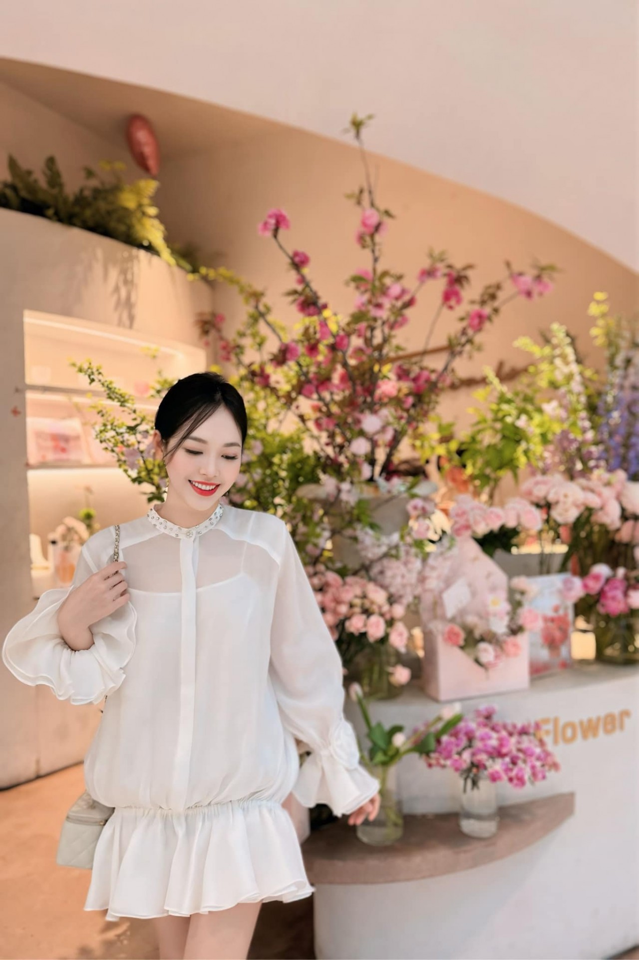 Á hậu Trịnh Thùy Linh