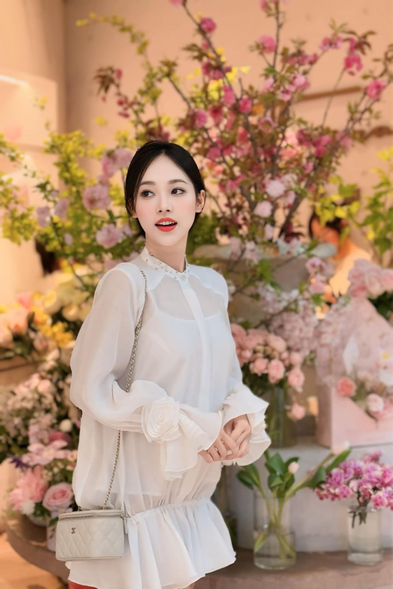 Á hậu Trịnh Thùy Linh