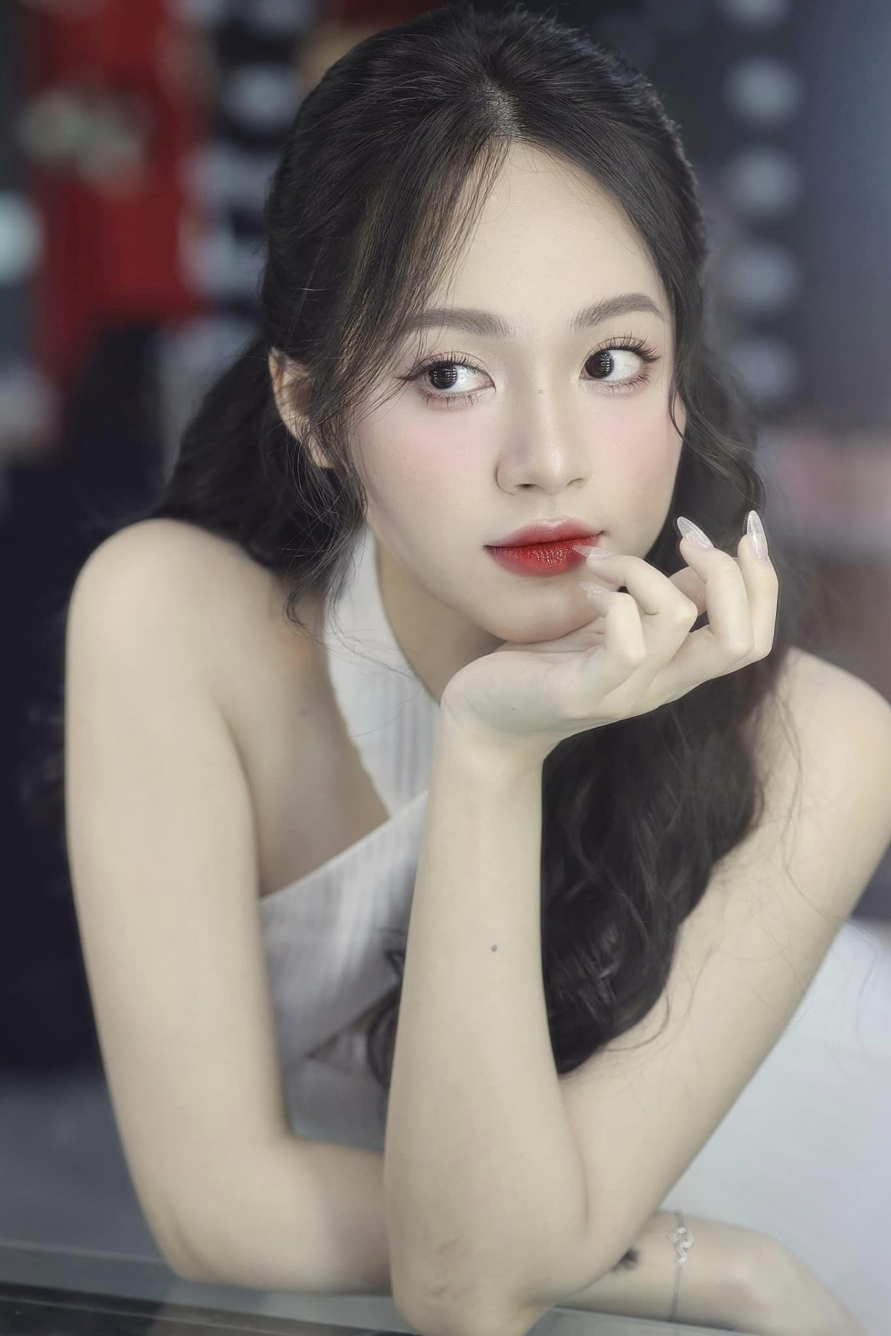 Á hậu Trịnh Thùy Linh