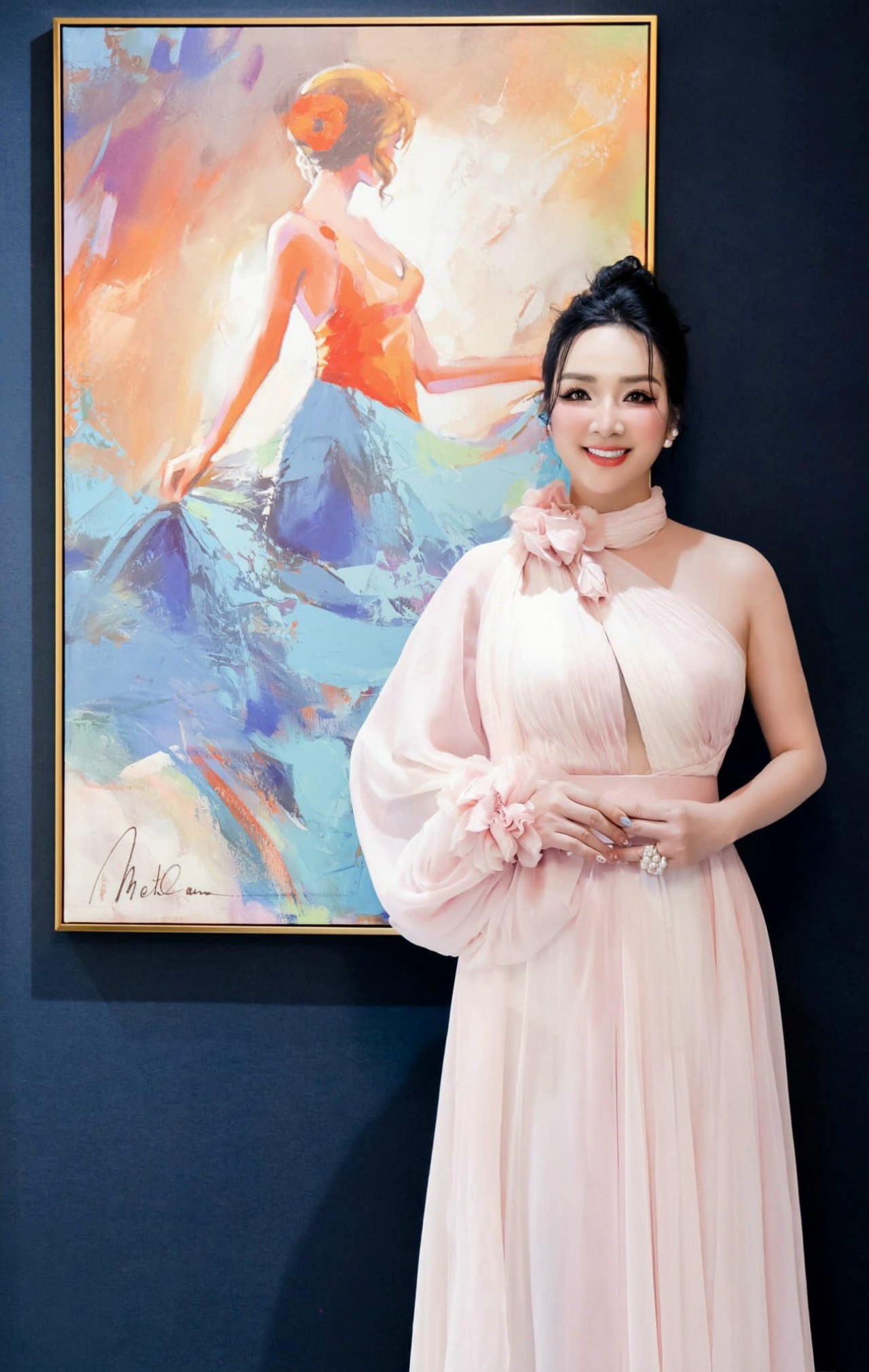 Hoa hậu Đền Hùng Giáng My dịu dàng Hoa hậu Đền Hùng Giáng My dịu dàng