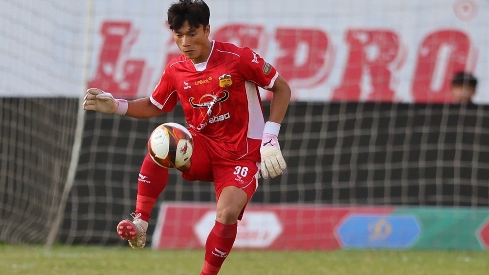 V-League: Thủ môn Bùi Tiến Dũng xuất sắc, giúp CLB Hoàng Anh Gia Lai nối dài chuỗi trận bất bại