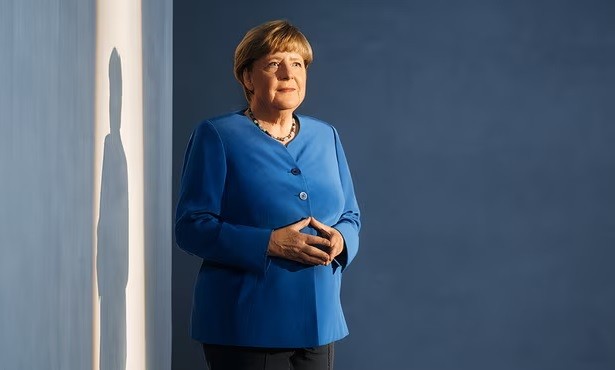 Tin thế giới 14/5: Tướng Nga bị bắt vì nhận hối lộ, Mỹ cấm cửa một công ty Trung Quốc gần căn cứ quân sự, hồi ký của 'bà đầm thép' Đức Angela Merkel Tin thế giới 14/5: Tướng Nga bị bắt vì nhận hối lộ, Mỹ cấm cửa một công ty Trung Quốc gần căn cứ quân sự, hồi ký của 'bà đầm thép' Đức Angela Merkel