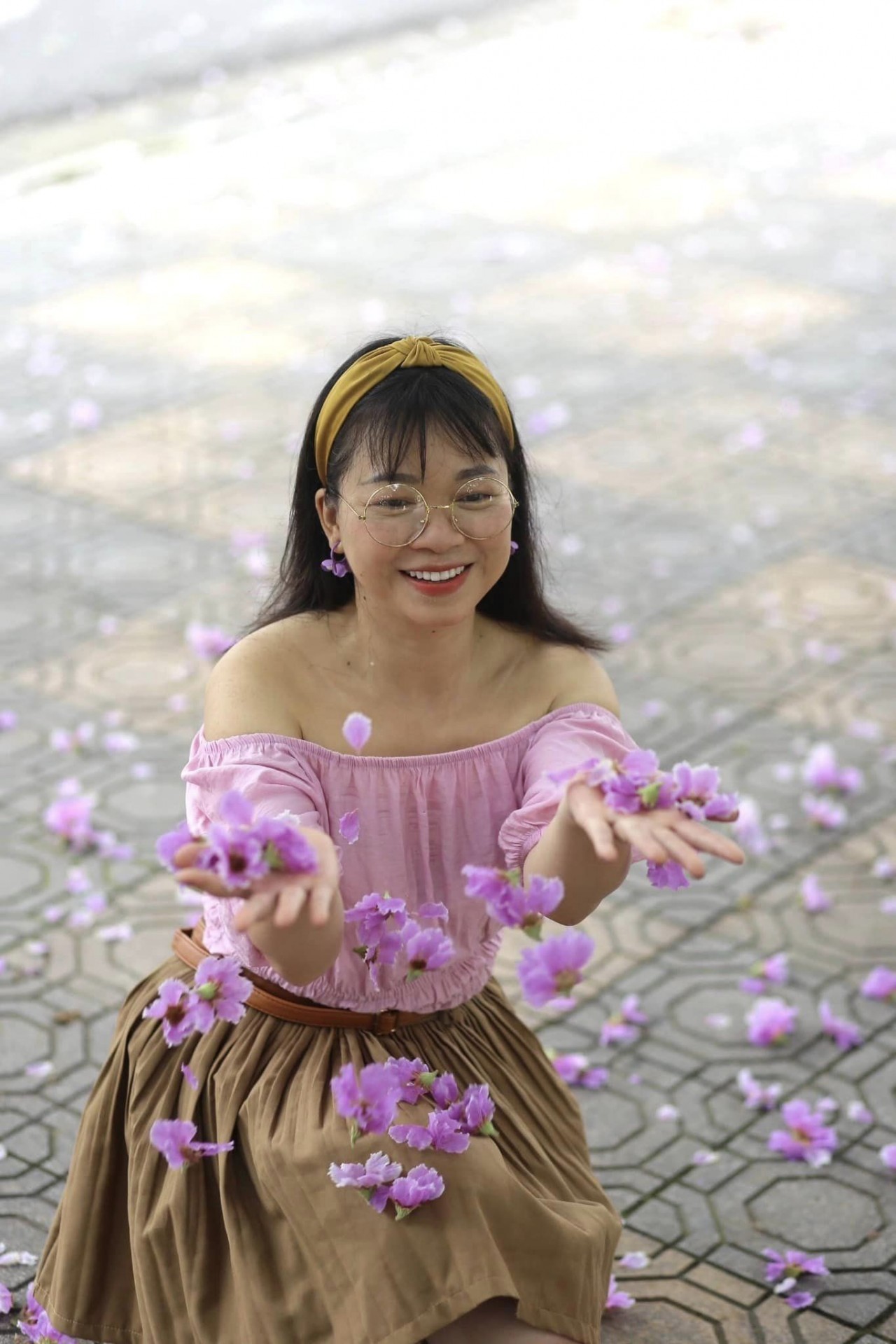 Hoa bằng lăng 'nhuộm' tím phố phường Hà Nội