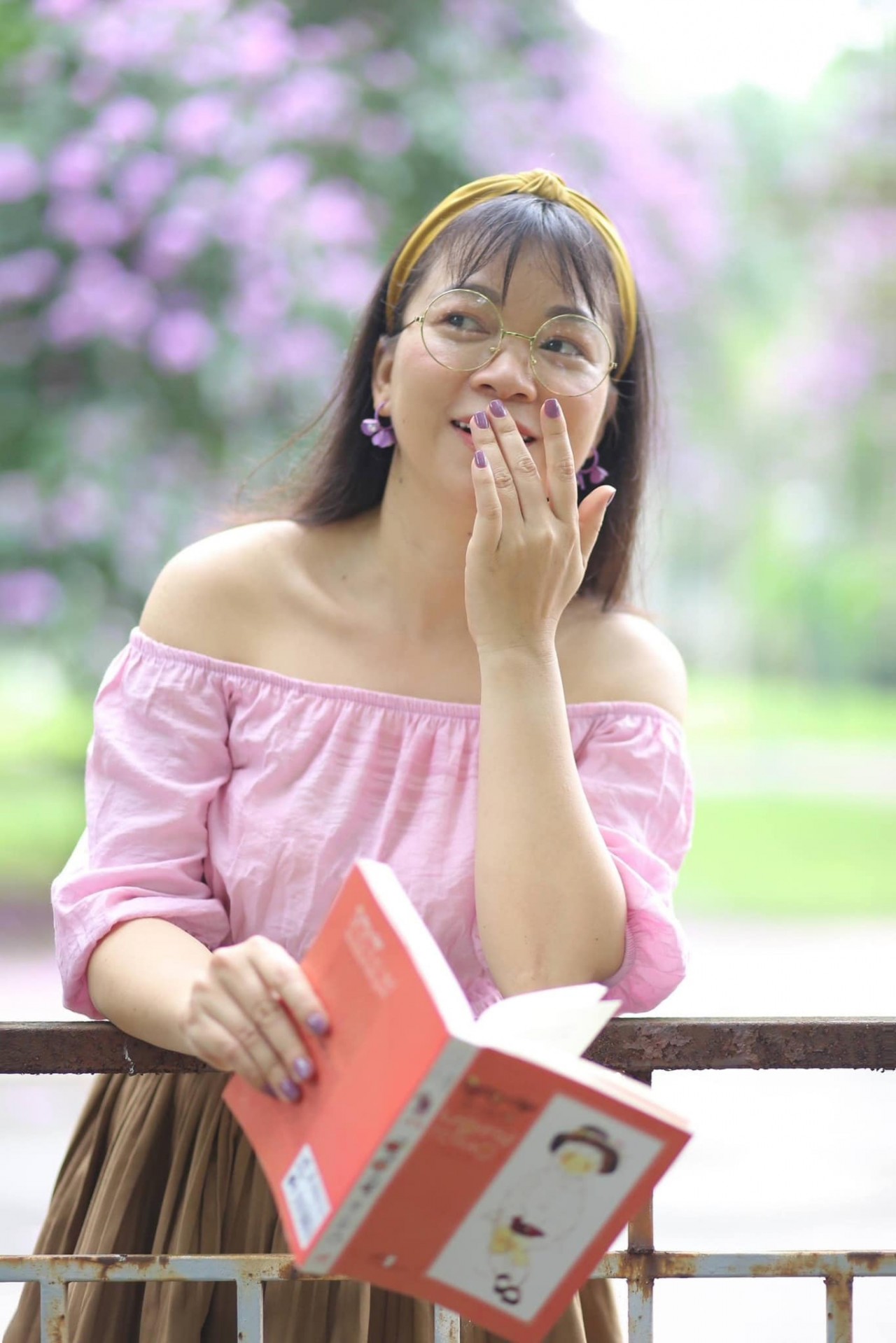 Hoa bằng lăng 'nhuộm' tím phố phường Hà Nội