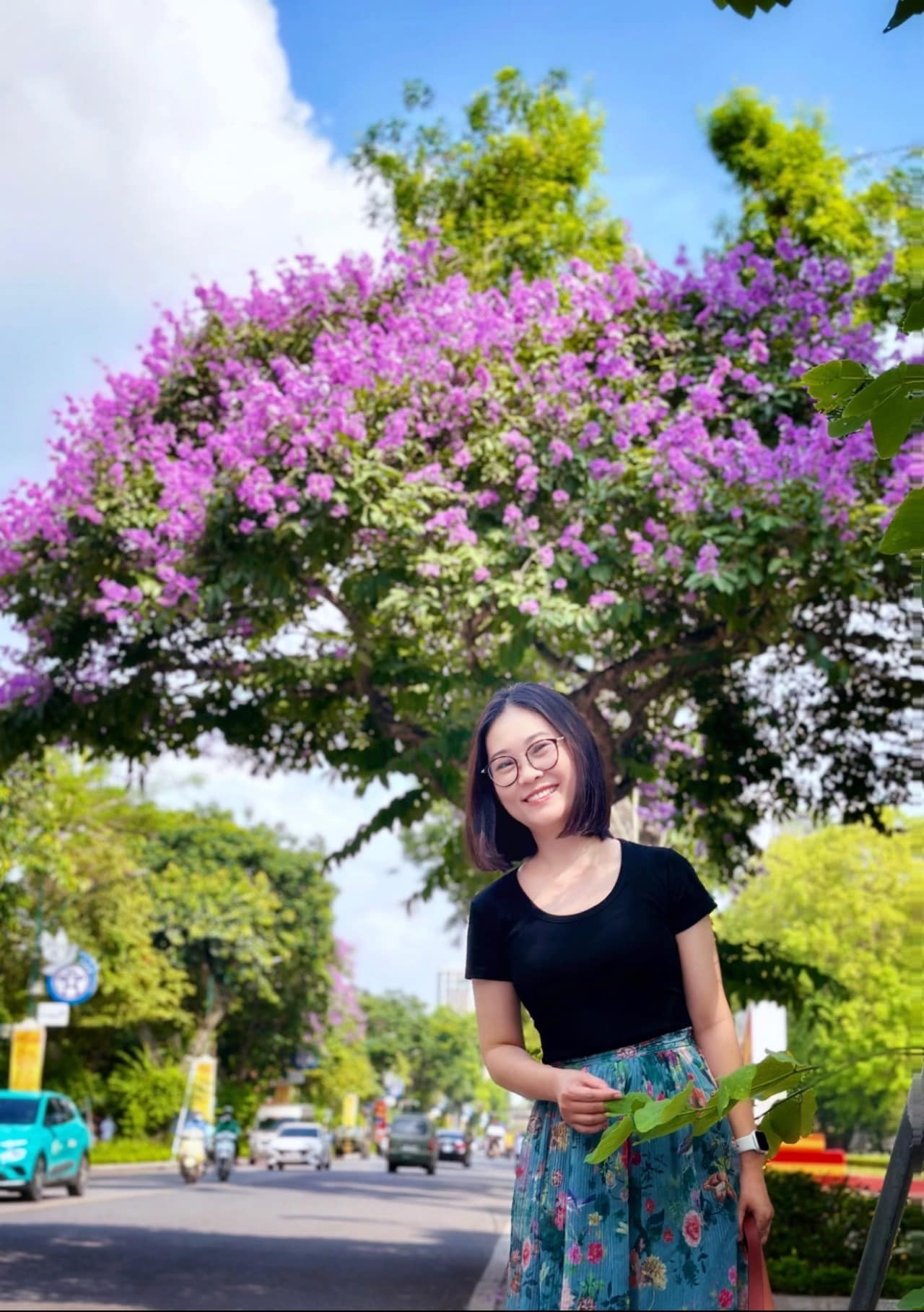 Hoa bằng lăng 'nhuộm' tím phố phường Hà Nội