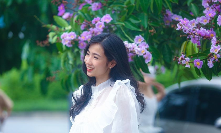 Hoa bằng lăng 'nhuộm' tím phố phường Hà Nội