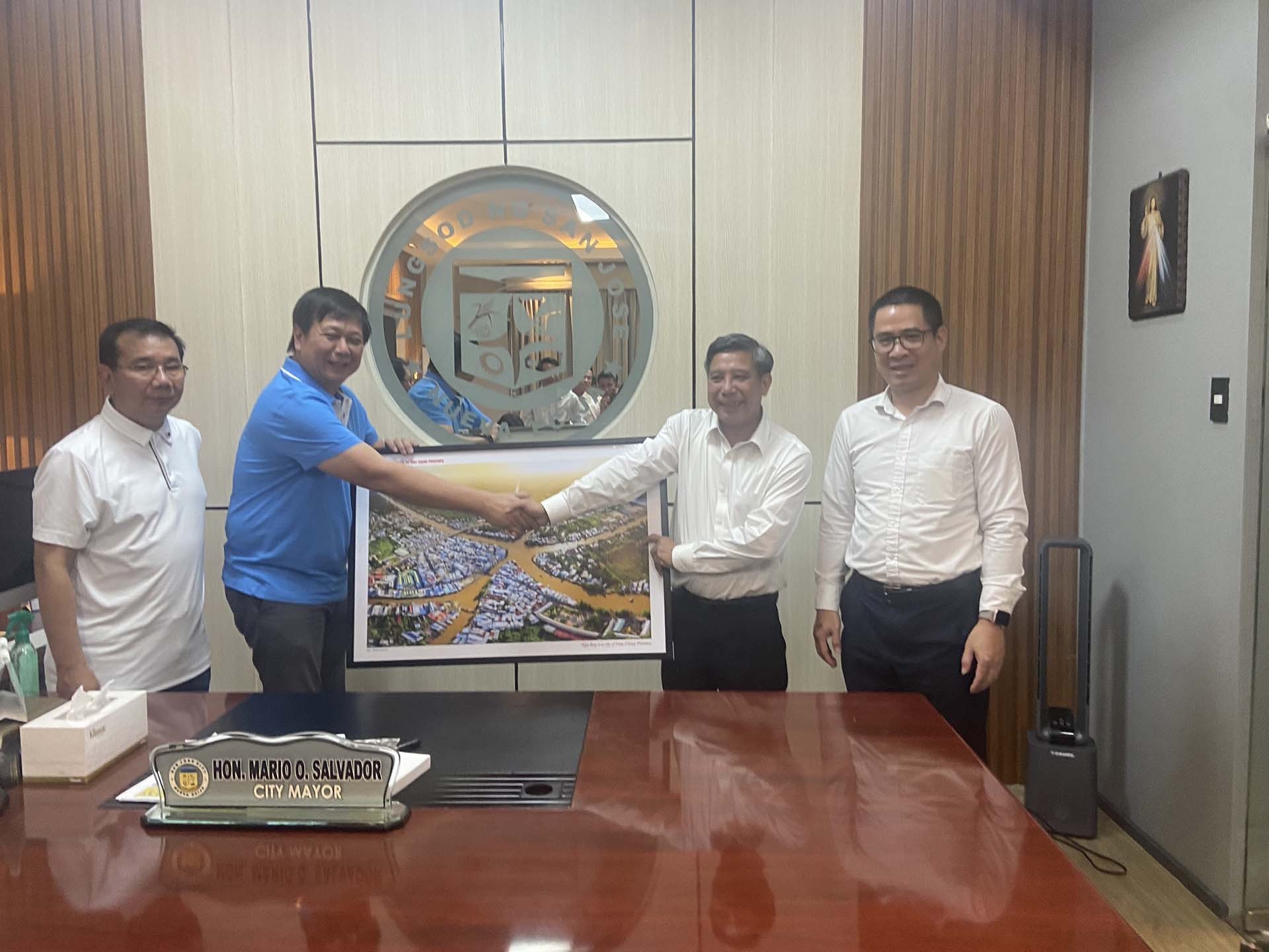 Hậu Giang đẩy mạnh hợp tác phát triển nông nghiệp với Philippines Hậu Giang đẩy mạnh hợp tác phát triển nông nghiệp với Philippines