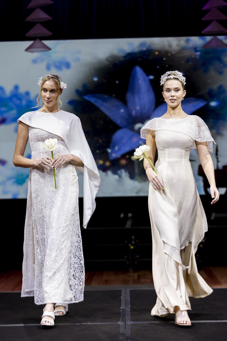 Hoa hậu Ngọc Châu trình diễn áo dài tại Australia