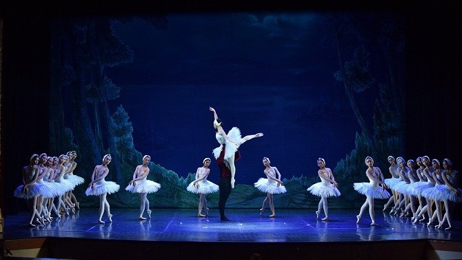 Vở ballet Hồ Thiên Nga trở lại sân khấu Hà Nội với phiên bản mới