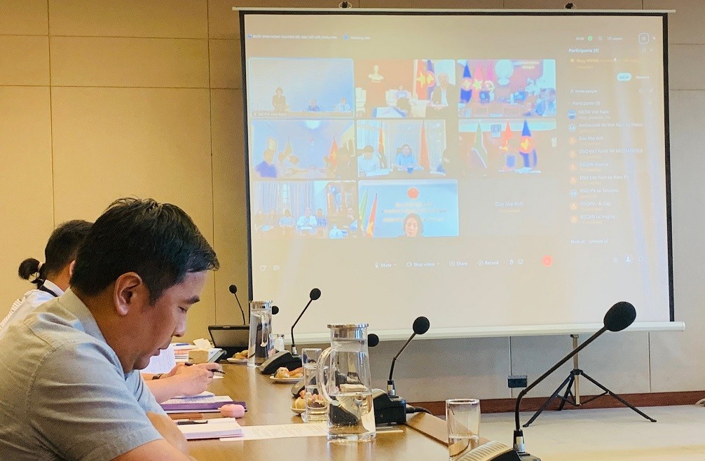 Theo dấu chân Bác Hồ ở các nước châu Phi Theo dấu chân Bác Hồ ở châu Phi