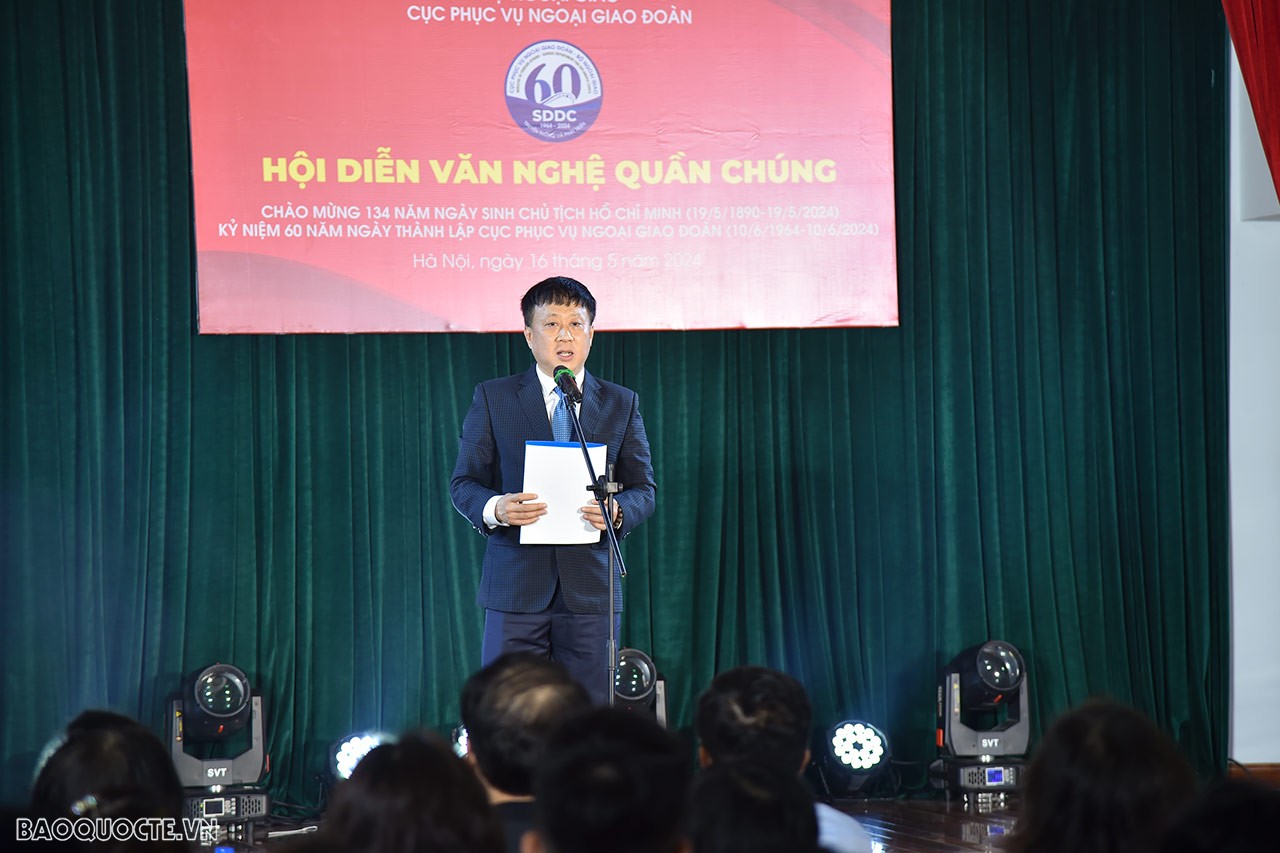 Phát biểu khai mạc, Quyền Cục trưởng Cục Phục vụ Ngoại giao đoàn Ngô Phương Nghị cho biết, Hội diễn nhằm đẩy mạnh phong trào văn nghệ quần chúng của các đơn vị trong Cục, góp phần nâng cao đời sống văn hóa tinh thần, tạo không khí vui tươi, phấn khởi, phát huy tinh thần đoàn kết, mở rộng giao lưu, hiểu biết lẫn nhau giữa các cán bộ, công chức, viên chức, người lao động trong Cục.