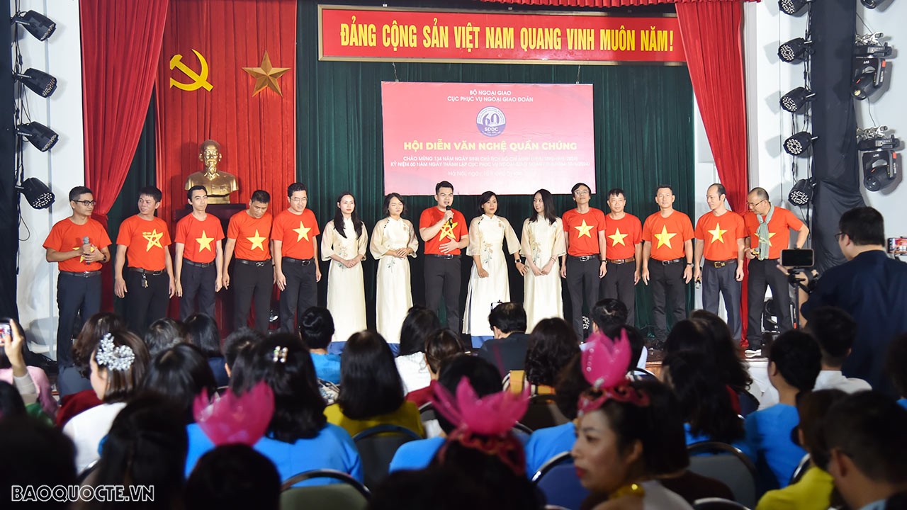 Tưng bừng Hội diễn văn nghệ quần chúng chào mừng kỷ niệm 60 năm Ngày thành lập Cục Phục vụ Ngoại giao đoàn