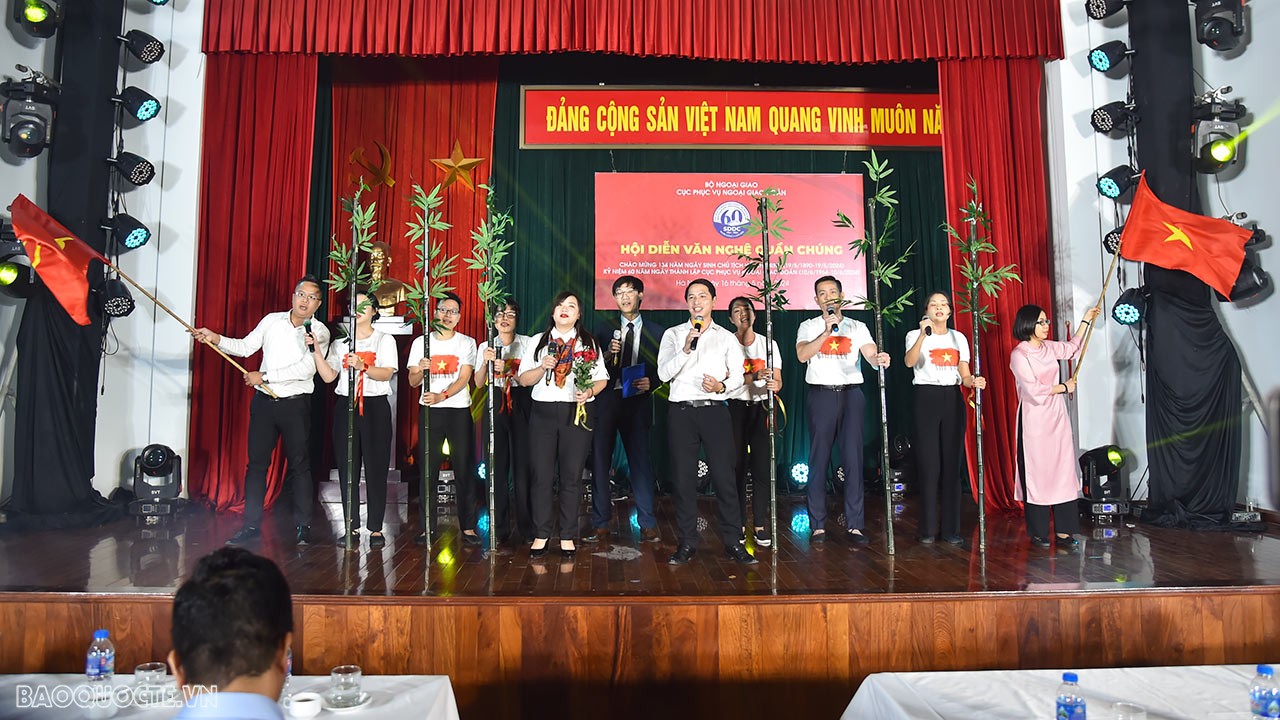 Tưng bừng Hội diễn văn nghệ quần chúng chào mừng kỷ niệm 60 năm Ngày thành lập Cục Phục vụ Ngoại giao đoàn