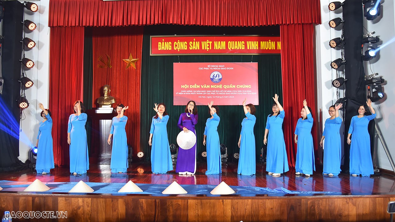 Tưng bừng Hội diễn văn nghệ quần chúng chào mừng kỷ niệm 60 năm Ngày thành lập Cục Phục vụ Ngoại giao đoàn