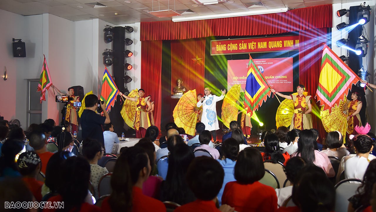 Tưng bừng Hội diễn văn nghệ quần chúng chào mừng kỷ niệm 60 năm Ngày thành lập Cục Phục vụ Ngoại giao đoàn